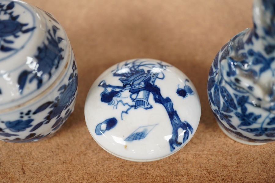 19th/20th century Chinese ceramics to include a pair of blue and white Chinese vases, circular seal box and cover and a snuff bottle with stopper, largest 9.5cm in diameter (6) Condition - mostly good